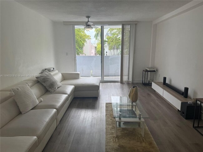 Building Photo - 1045 10th St Unit 206 Rental