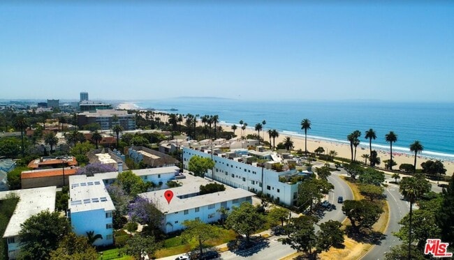 134 San Vicente Blvd