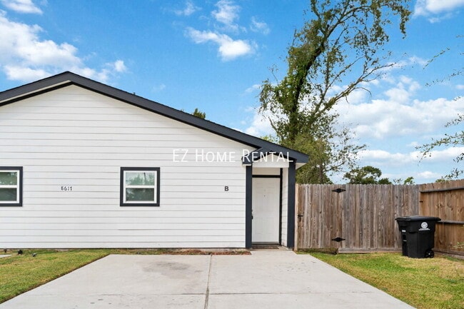 Photo - 8617 Clarington St Unidad B