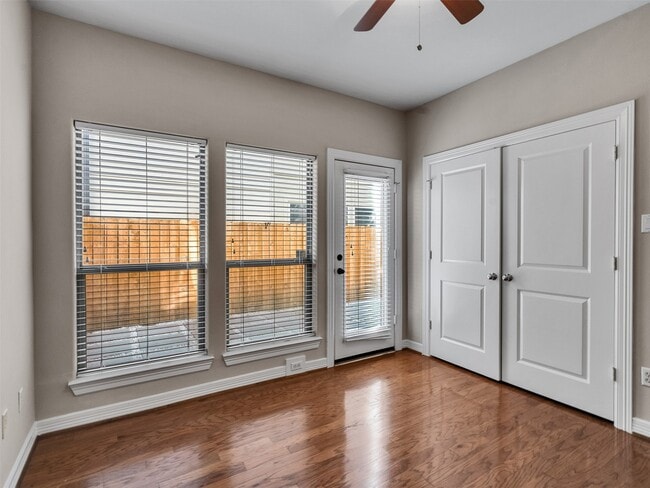 Photo - 3802 Center St