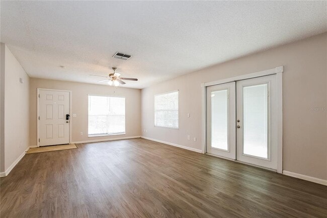 Photo - 705 Woodlawn Dr