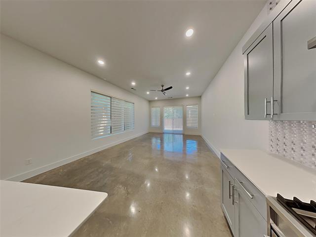 Photo - 2343 Vagas St