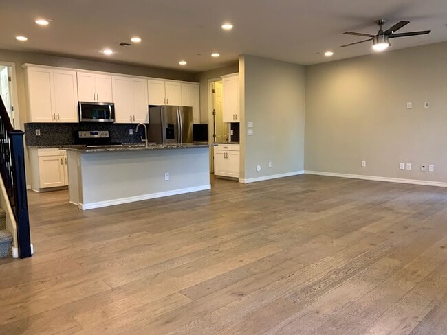 Photo - 4 BEDROOM PLUS LOFT, BUILT IN BBQ WITH COMMUNITY POOL