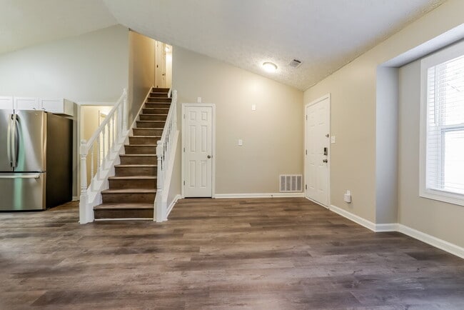 Photo - 350 Paris Dr