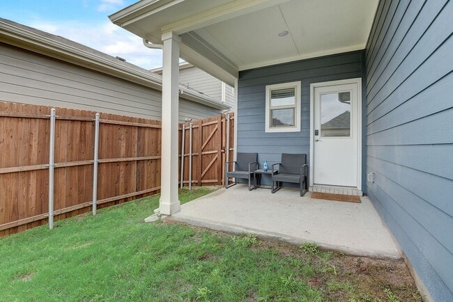 Photo - AVAILABLE NOW - Like-New 4-Bedroom Home with Loft & First-Floor Primary | Near Downtown Fort Worth