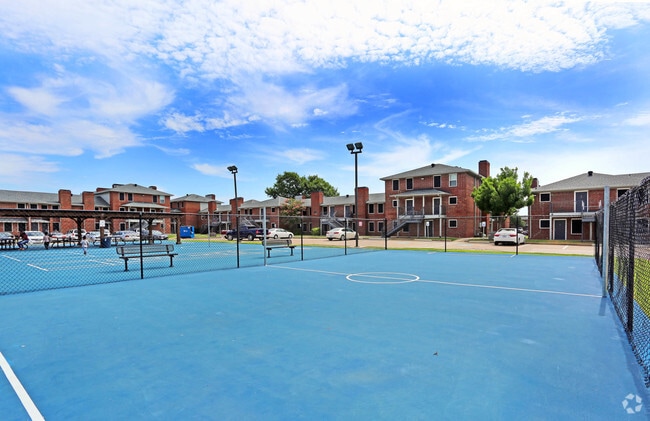 Soccer and Basketball Court - Williamsburg Apartments