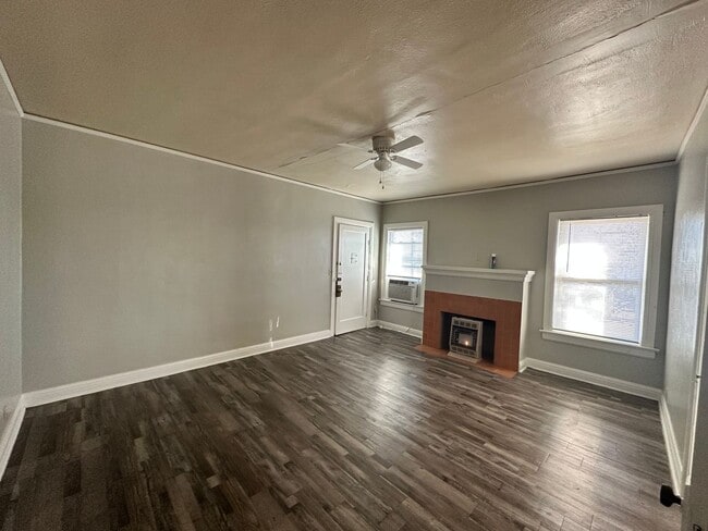 Photo - 216 W Oak Ave Unit 216 W. Oak #4