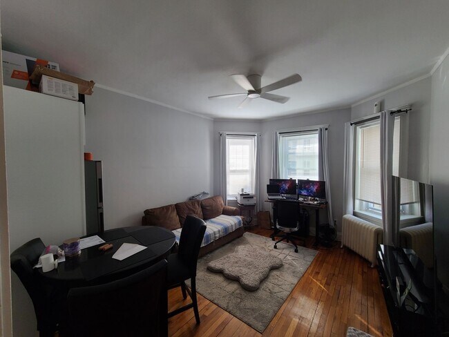 Photo - Renovated - Stainless Appliances - Close to Whole Foods Unidad 4