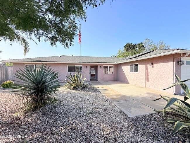 Building Photo - 4031 Hillview Rd