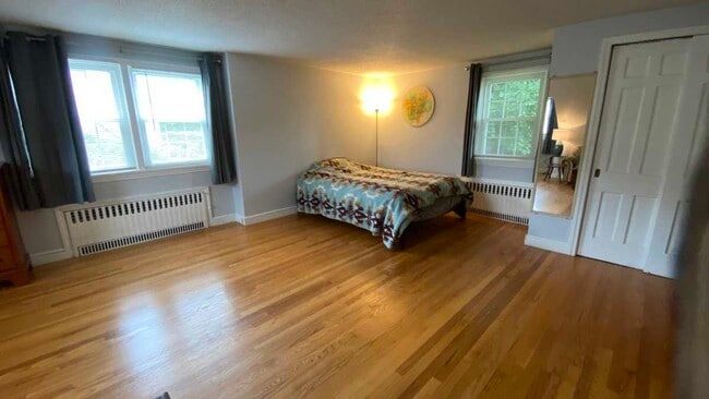 Photo - 72 Holyoke St