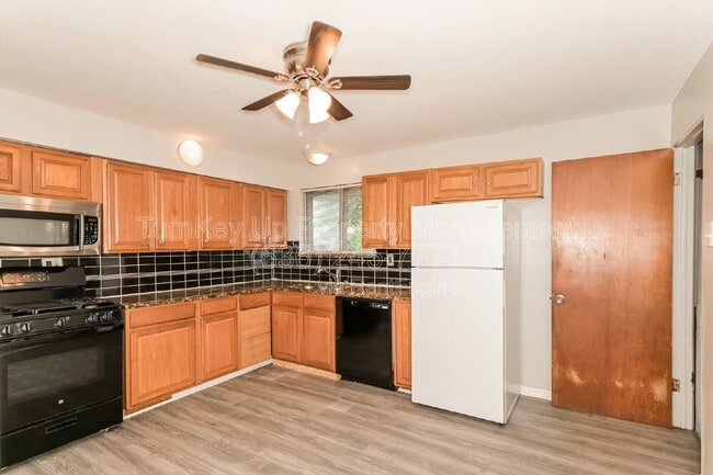 Photo - 1225 Senate Dr