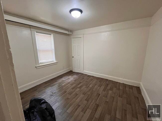 Building Photo - Alder Street