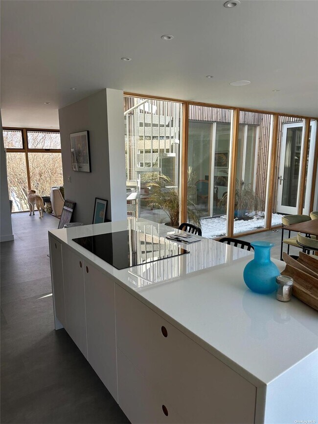 25 Sloop Walk