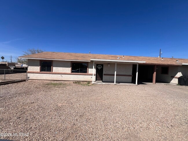 Building Photo - 1505 N Yavapai St