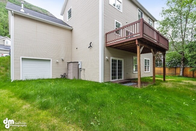 Photo - 20334 New England Dr