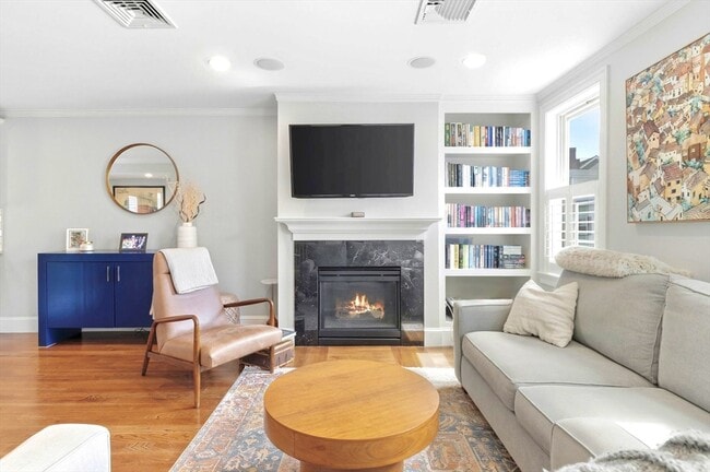 Photo - 77 Green St Unit 2