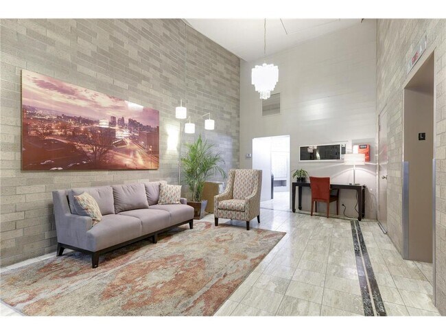 66 9th St E Unit 1305