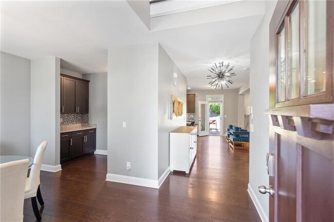 Photo - 1739 Hollingsworth Blvd