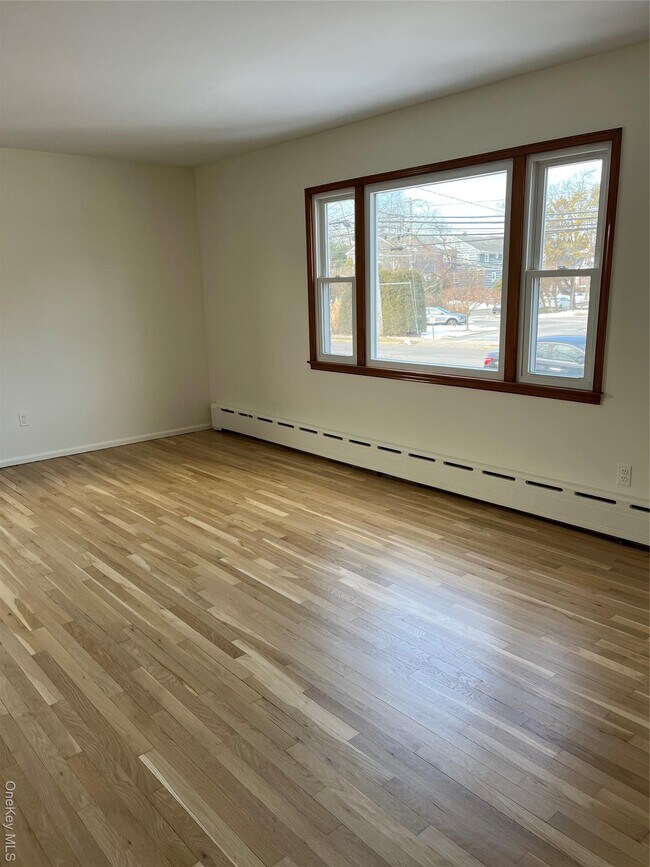 Photo - 72 Bowman Ave