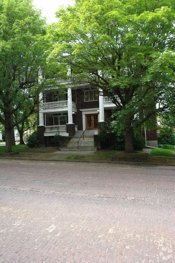 Photo - 1303 W 10th Ave