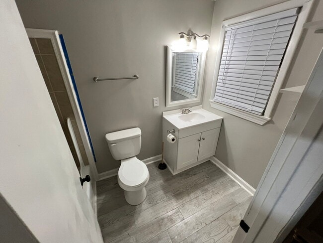 Photo - 721 N Maple St Unidad C