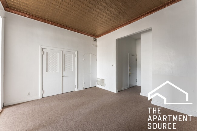 Photo - 2971 S Archer Ave Unidad COMM