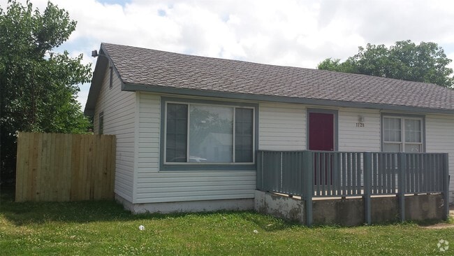 Building Photo - 1128 SW 39th St Rental