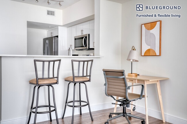 Photo - 110 SW 12th St Unidad FL16-ID67