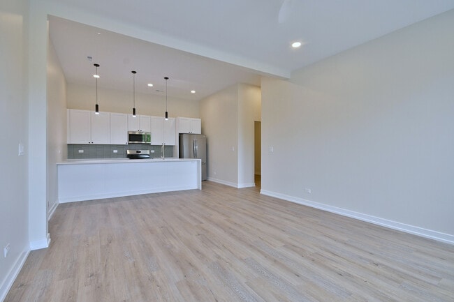 Photo - 7518 Madison St