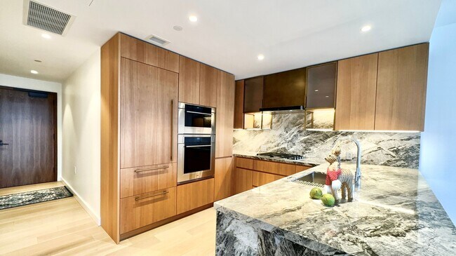 Photo - Victoria Place 1 bd, 1 ba, 1 parking Unit 705