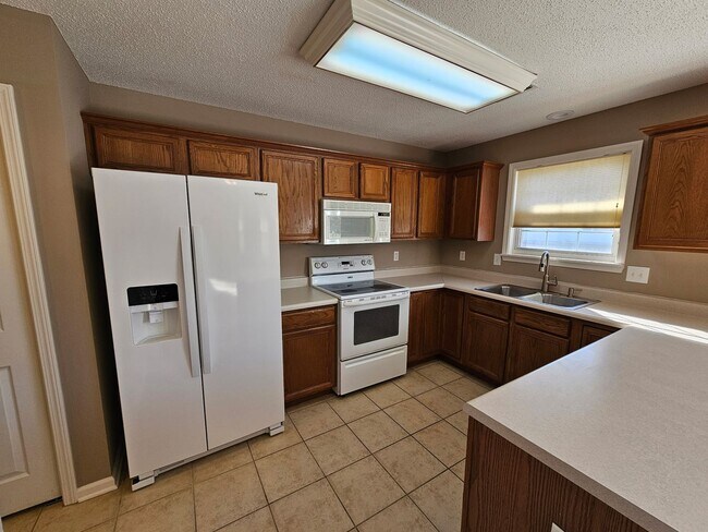 Photo - 3 Bedroom 2 Bath Home in Seven Oaks Neighborhood