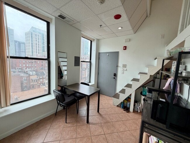 72 Kneeland St Unit 705