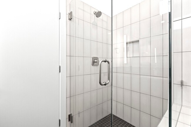 Photo - 765 N 400 W