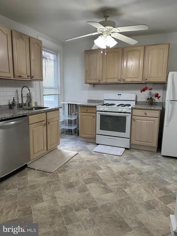 Building Photo - 5928 Loretto Ave Rental