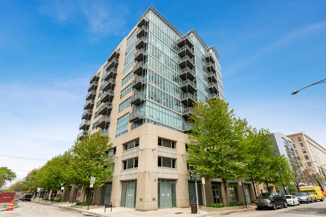 Photo - 1000 W Leland Ave Condo Unit 7H