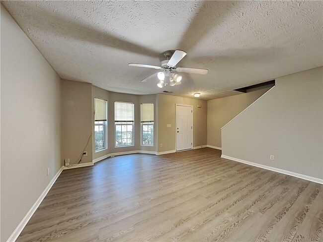 Photo - 2892 Norfair Loop