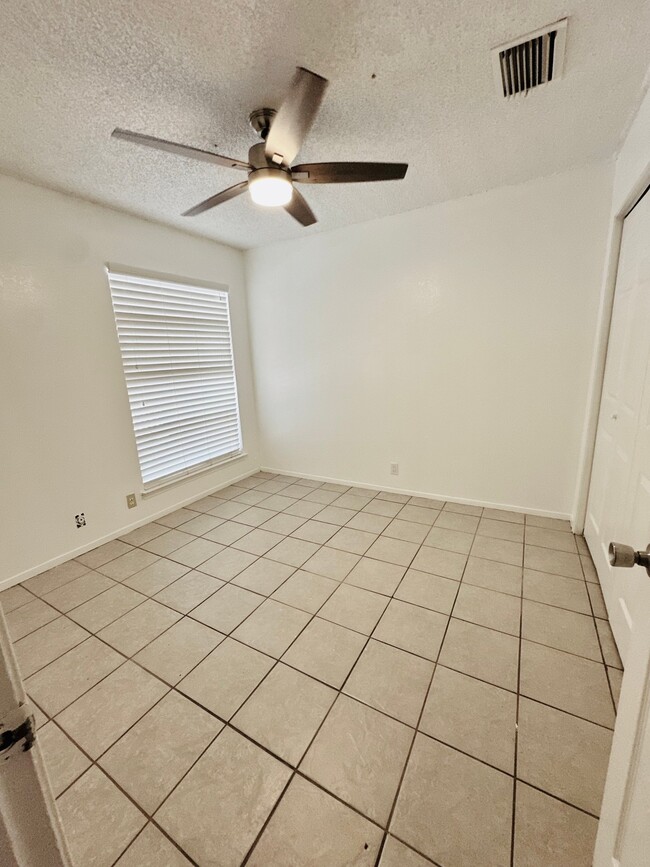 503 Parkwood Dr