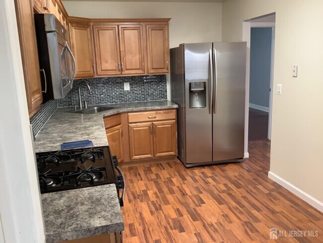 Photo - 404 Plymouth Rd