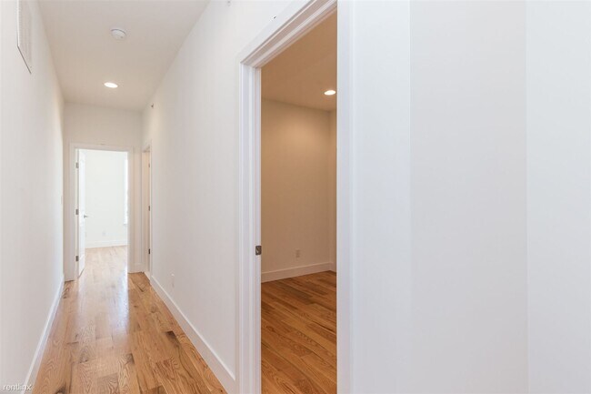 Photo - 2 br, 1 bath Triplex - 2308 E LEHIGH AVE U... Unit C