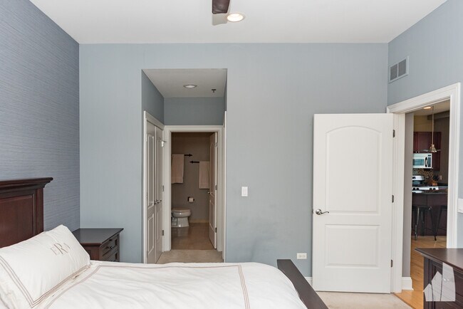 Photo - 101 W Superior St Unit 501