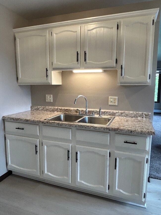 Photo - 2125 Camelot Court