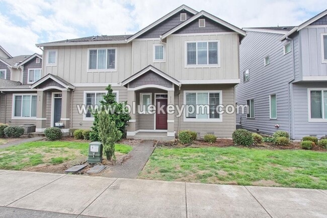 Building Photo - 3 Bed, 2.5 Bath Townhome with Upstairs Office or Tech Room