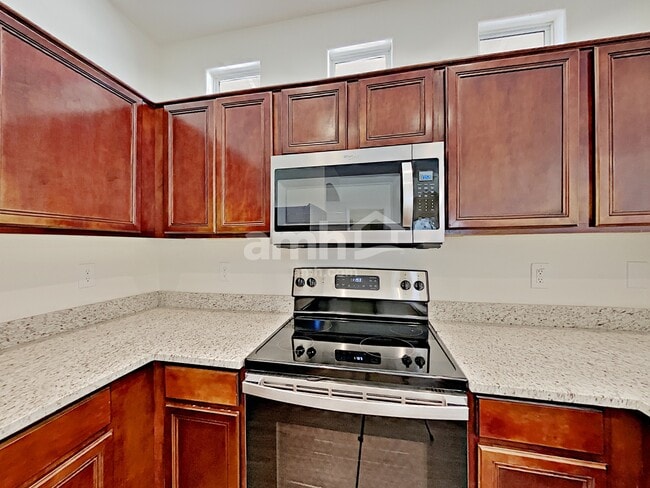 42929 N Hudson Ct