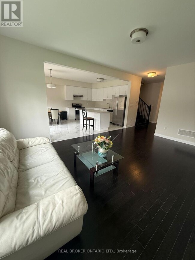 Photo - 3143 Searidge St