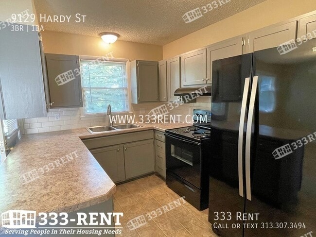 Photo - 9129 Hardy St