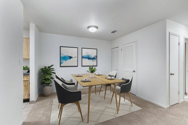 Photo - Colonial Oaks Apartments