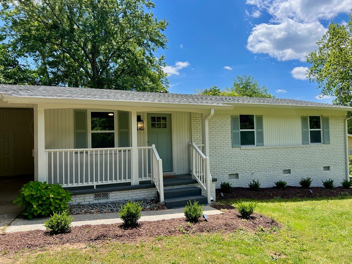 Photo - 763 San Fernando Dr (Smyrna, GA)