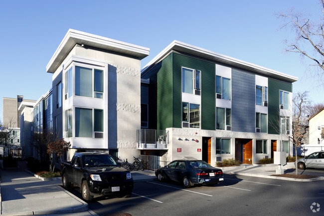 Photo - Lincoln Way Apartments