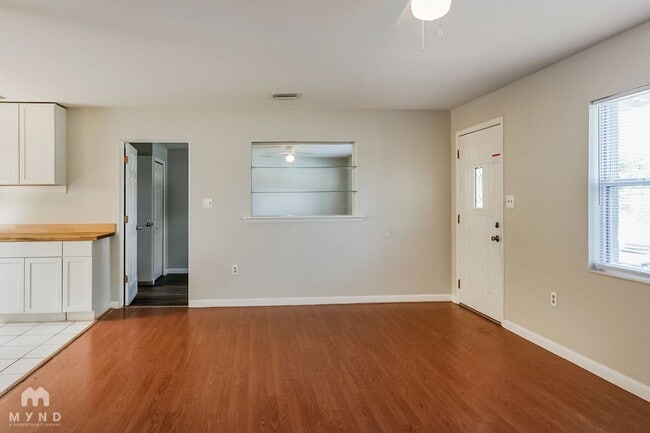 Photo - 1610 Mona Ave