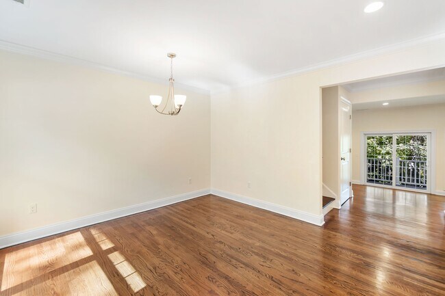 Photo - 241 Weaver St
